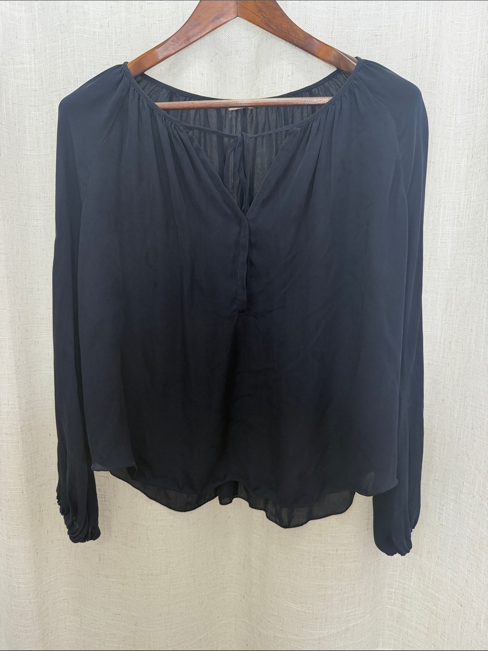 L’Agence Silk Long-Sleeve Women's Top Size 4 Excellent Condition